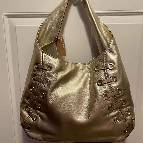 Michael Kors Astor gold Metallic Hobo Bag nwt - Picture 10 of 13
